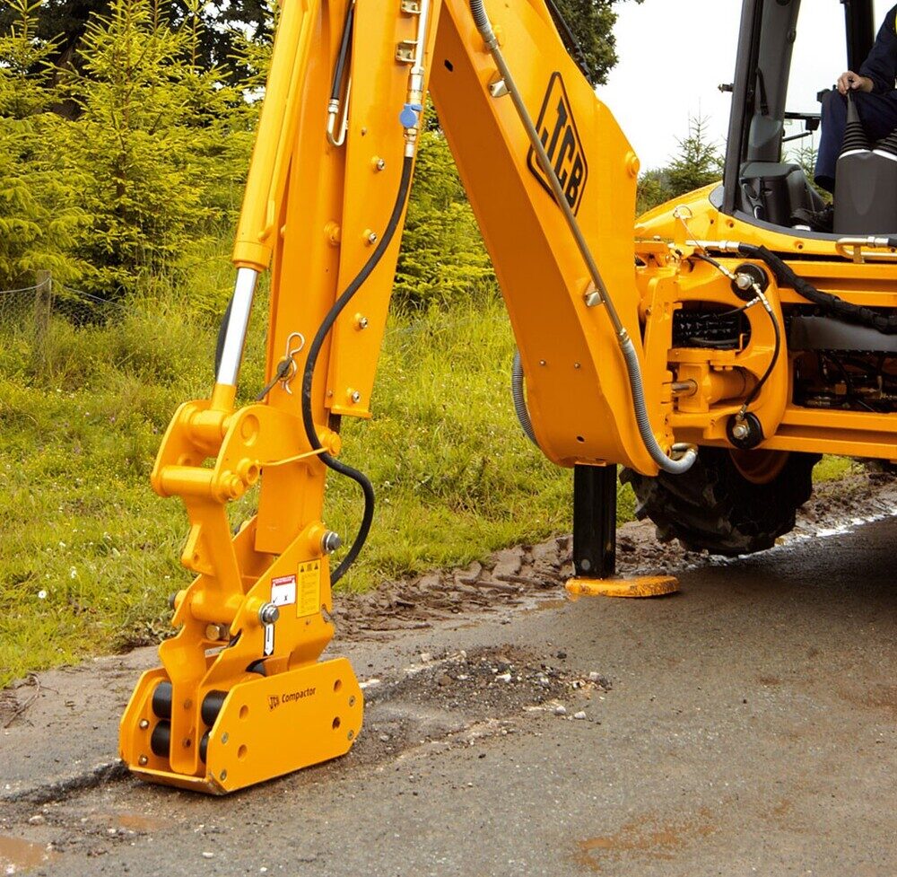 Трамбовка JCB 3CX